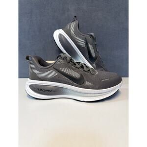 Nike Vomero 18 Zoomx Running & Jogging Shoes Women’s 7.5 Dark Gray Used